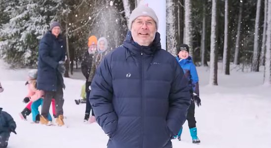 ВИДЕО. Президента Эстонии Алара Кариса забросали снежками