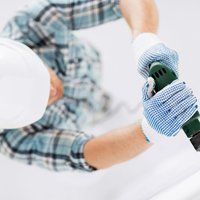 Pieci remontdarbi mājās, ko labāk uzticēt profesionāļa rokām