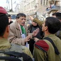 Video: Rietumkrastā karavīri nogalina Palestīnas ministru