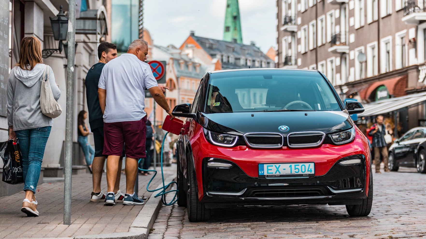 Elektroauto Latvijas uzņēmumos pērk ārēju faktoru dēļ, nevis brīvprātīgi