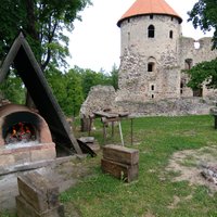 Vai viduslaikos cilvēki tiešām nemazgājās? Ieskats Viduslaiku dienās Cēsu Ordeņa pilī