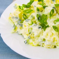 Ātrie salāti ar kartupeļiem