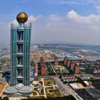 Китайский младенец выжил при падении с 16-го этажа