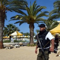 Tunisija tūristu drošības nodrošināšanai pieaicina 3000 policistu un karavīru