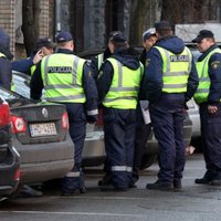 Латвия без фоторадаров: полицейские вернулись на дороги