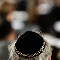 Lielajās pilsētās kipas valkāt nevajag, iesaka Vācijas ebreju līderis