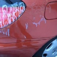 ЧП на автозаправке в Пурвциемсе: вандалы облили автомобиль кислотой
