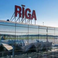 Līdz ar pasažieru plūsmas palielināšanos lidosta 'Rīga' pieņem atpakaļ arvien vairāk atlaisto darbinieku