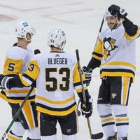 Bļugers atgriežas 'Penguins' sastāvā ar rezultatīvu piespēli