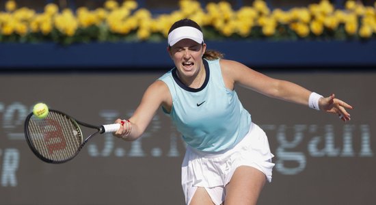 Ostapenko pietuvojas WTA ranga TOP 10; Gulbis turpina lejupslīdi