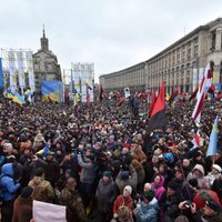 Foto: Tūkstošiem demonstrantu Kijevā pieprasa atbrīvot Saakašvili