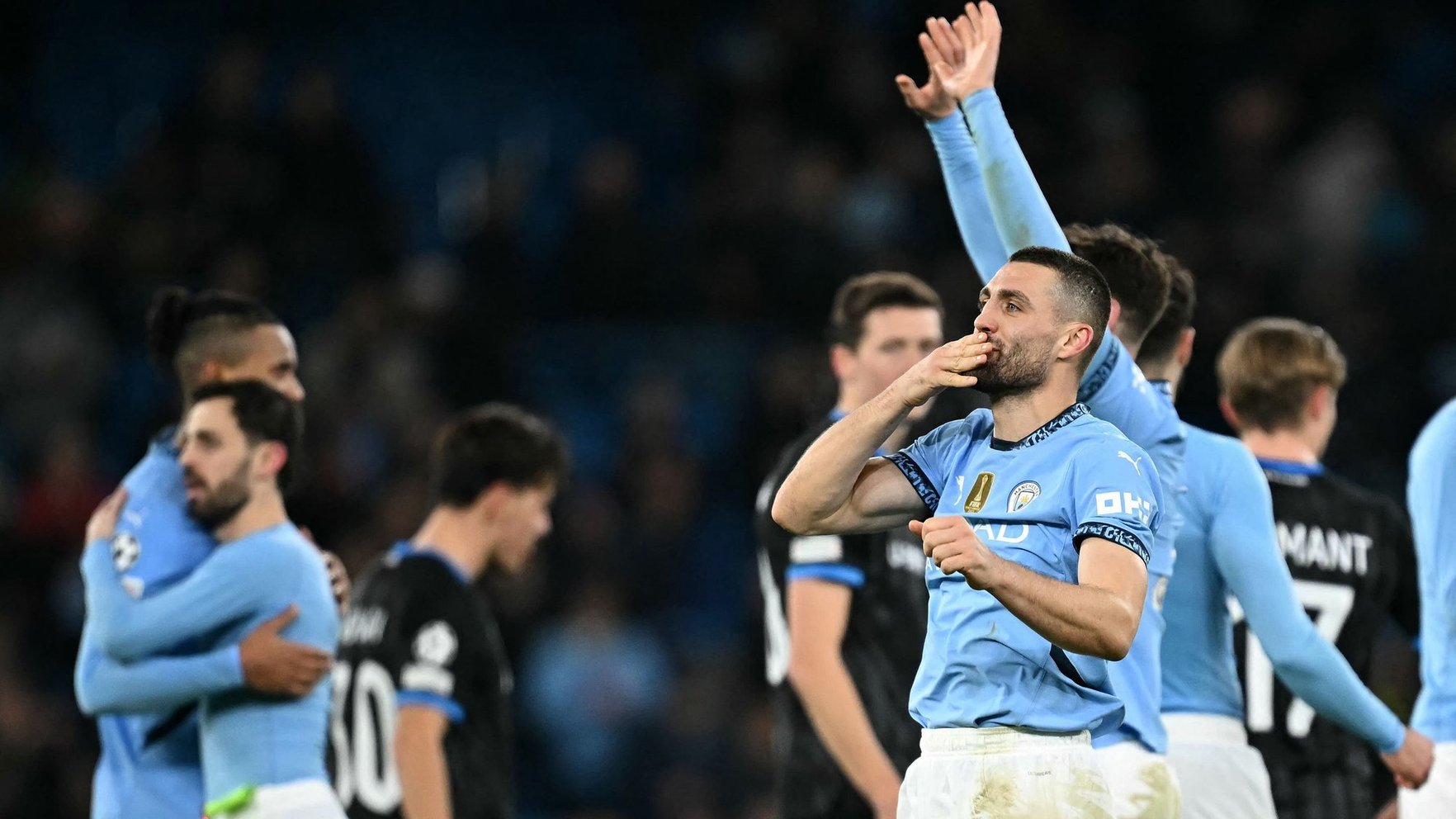 Mančestras “City” par mata tiesu izglābjas no katastrofas UEFA Čempionu līgā   