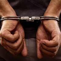 Inčukalna novadā četrus vīriešus aiztur par sevišķi cietsirdīgu slepkavību un līķa apgānīšanu