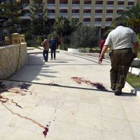 Tunisijā uzbrukumā tūristu viesnīcām nogalināti 37 cilvēki