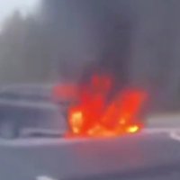 Video: Valgundes pagastā uz autoceļa dedzis spēkrats