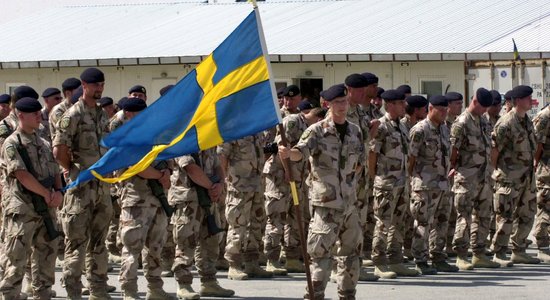 Zviedrija bruņotajiem spēkiem devusi oficiālu uzdevumu gatavoties militārajai klātbūtnei Latvijā