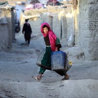 ANO: Afganistānu pamest varētu līdz pusmiljonam bēgļu