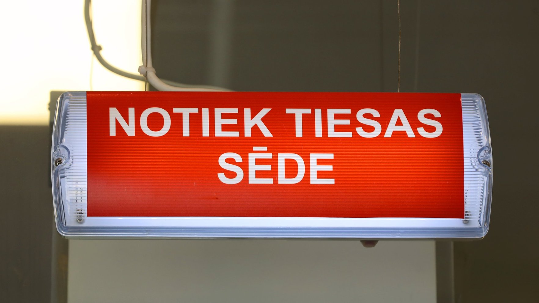 Apgabaltiesai no jauna jāskata lieta par sievietes sodīšanu par vardarbības aizlieguma pārkāpšanu