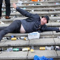 Foto: Kad alkohols uzveic austrāliešu kungus un dāmas