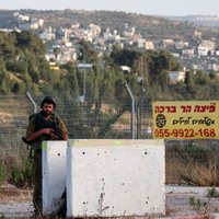 Rietumkrastā pēc uzbrukuma izraēliešiem ebreju kolonisti uzbrūk palestīniešu ciematam
