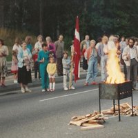 Baltijas ceļa dalībnieka stāsts: man bija tas gods turēt 'jauno' karogu