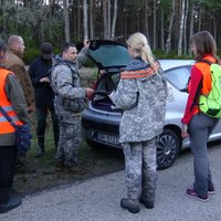 Abragciema mežā pazudušais zēns atrasts un nodots mātei