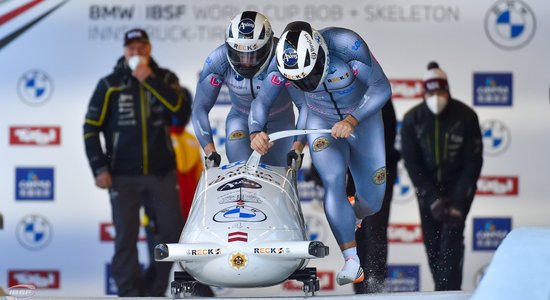 Ķibermanim 14. vieta divniekos Pasaules kausa bobslejā trešajā posmā