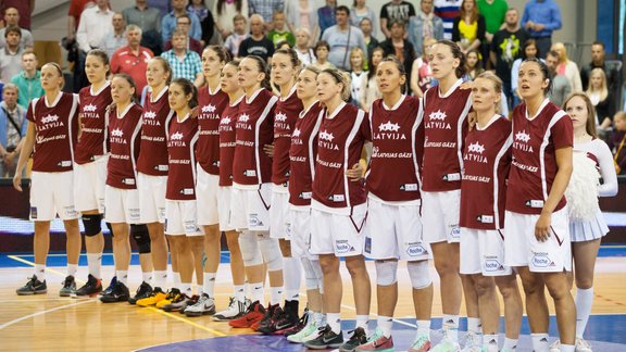 Latvijas basketbolistes pēdējā pārbaudes mačā savā laukumā zaudē Lietuvai  - 9