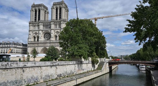 Apstiprināts pretrunīgi vērtētais Parīzes Dievmātes katedrāles iekštelpu dizaina plāns