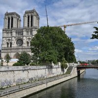 Parīzes Dievmātes katedrāles atjaunošanai saziedoti 840 miljoni eiro