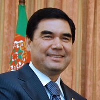 Президент Туркмении одержал победу в автогонках