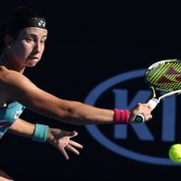 Sevastova Dubaijas WTA 'Premier' turnīra pirmās kārtas cīņā uzvar spēcīgo rumānieti Begu
