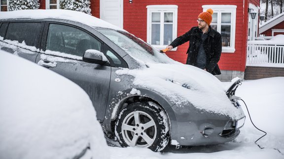 elektroauto ziemā elektromobilis uzlāde sniegs