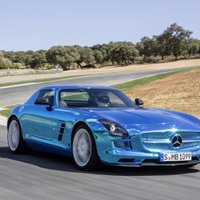 'Mercedes-Benz' prezentējis 'SLS AMG' sērijveida elektroauto
