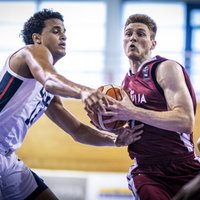 Latvijas U-19 basketbolisti Pasaules kausa astotdaļfinālā kapitulē ASV izlasei