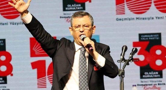 Turcijas lielākā opozīcijas partija tiek pie jauna līdera