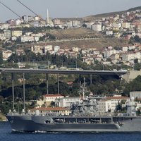 Корабль ВМС США "Маунт Уитни" досрочно покинул Черное море