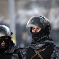 Милиционера арестовали за издевательства над активистом "Евромайдана"