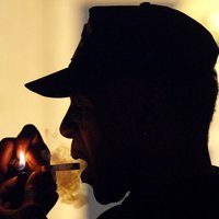 Vīriešiem, kas smēķē 'zālīti', biežāk izaug pupi