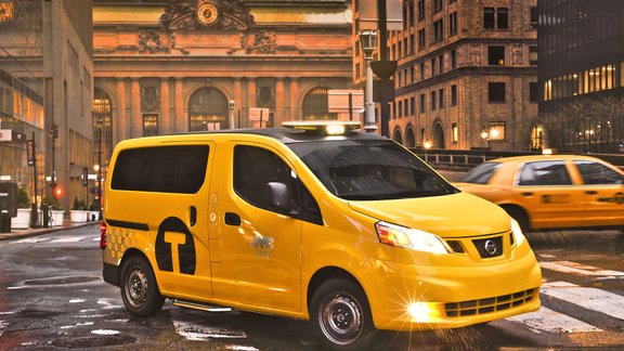 Ņujorkas taksometrs 'Nissan NV200'