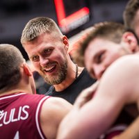 Video: Emocijas un Banki uzruna pēc Latvijas izlases neticamā panākuma