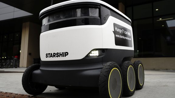 "Starship Technologies" robots-ēdiena piegādātājs