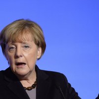 Меркель не собирается закрывать "балканский маршрут" для беженцев