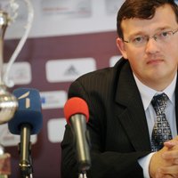 Kazakevičs apstiprināts par LFF Sporta direktoru; darbu Jelgavā neturpinās