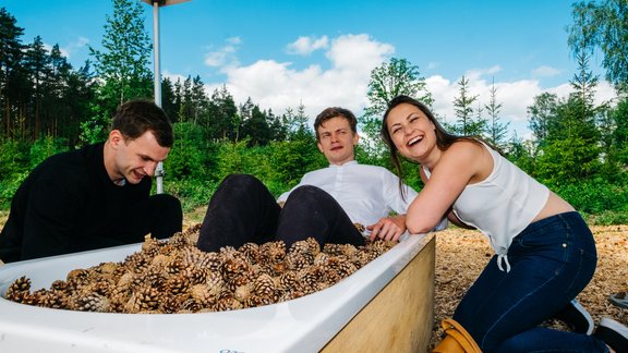 Čiekuru vanna un mežs tuvplānā: ar vērienu aizvadītas 'Meža dienas'