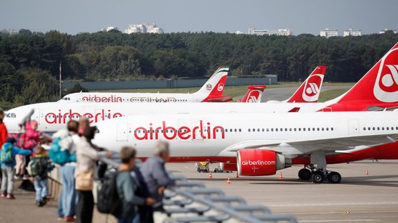 "Air Berlin" Vācijas lidostās atceļ lidojumus - 3