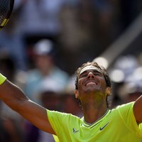 Nadals un Federers sasniedz 'French Open' ceturtdaļfinālu; Vavrinka aptur Cicipu