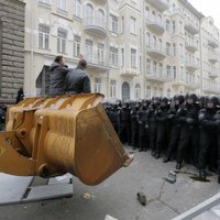 Киев: захвачены административные здания, начались задержания
