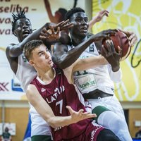 U-19 izlase 'play-off' spēlē nespēj tikt galā ar atlētiskajiem Senegālas basketbolistiem