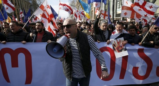 Сторонники Саакашвили потребовали отставки правительства Грузии